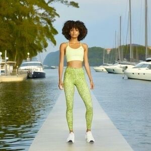 Nike Dri FIT One Mid Rise Leggings L Honeydew Alligator Green Pockets NWT